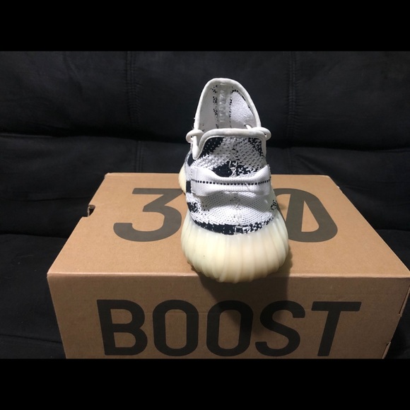 Authentic adidas Yeezy Boost 350 V2 ‘Zebra’ 2017 - Picture 5 of 14